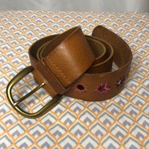 GAP Caramel brown Genuine leather women’s belt. Size Small.